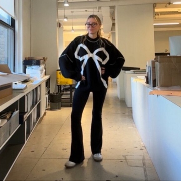 Free People x Tricia Fix Exploded Bow Black Knit Reworked Oversized Sweater S - Picture 3 of 9